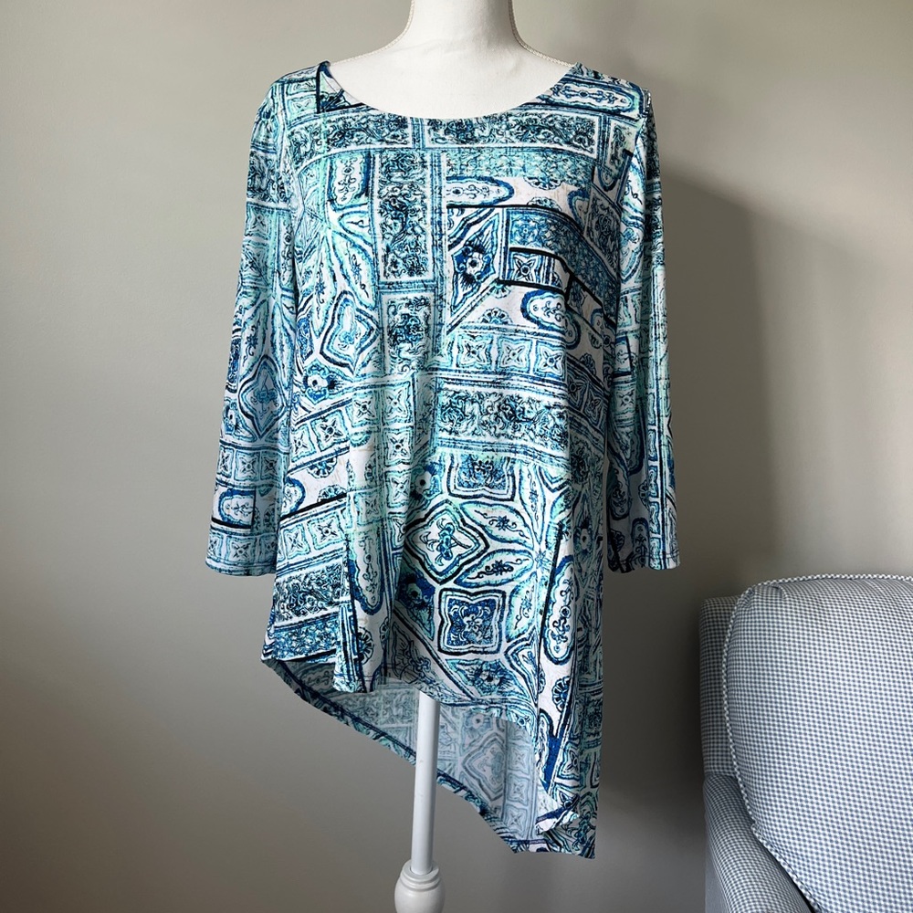 Chico's 3/4 Sleeve Stretchy Uneven Hem Blouse Size 1 or Medium/8